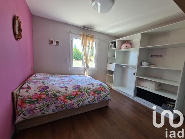 House for sale 4 rooms 134 m² Saint-Nexans