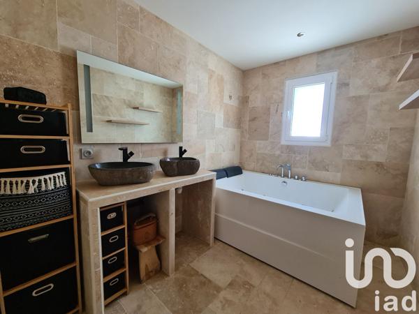 House for sale 4 rooms 134 m² Saint-Nexans