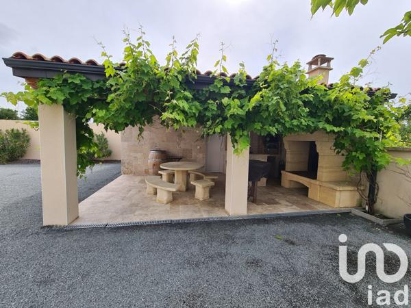 House for sale 4 rooms 134 m² Saint-Nexans