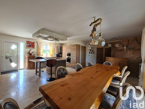 House for sale 4 rooms 134 m² Saint-Nexans