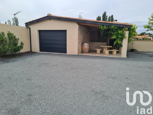 House for sale 4 rooms 134 m² Saint-Nexans