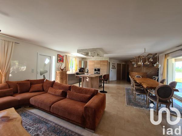 House for sale 4 rooms 134 m² Saint-Nexans