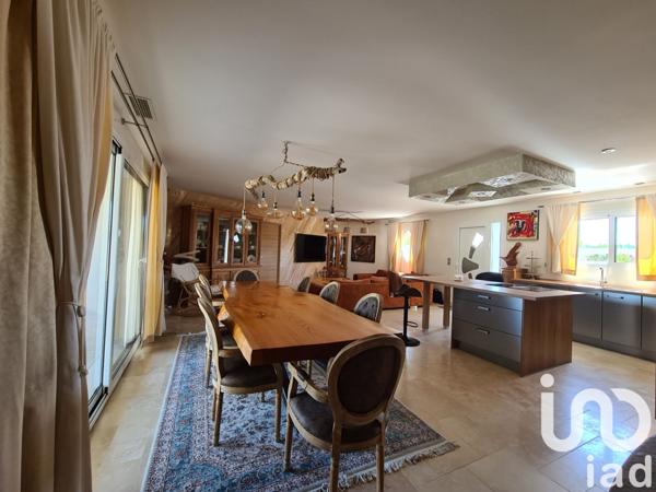 House for sale 4 rooms 134 m² Saint-Nexans