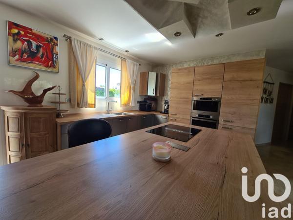 House for sale 4 rooms 134 m² Saint-Nexans