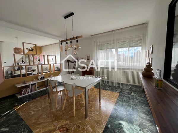 Maison d'architecte des années 70 avec piscine