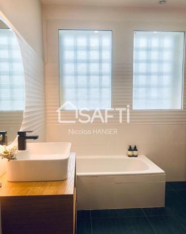 Maison d'architecte des années 70 avec piscine