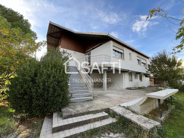 Maison d'architecte des années 70 avec piscine