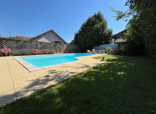 Maison en pierre avec piscine , 125 m² , Jardin sans vis-à-vis