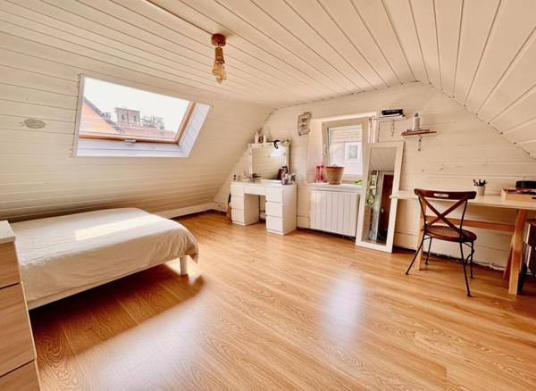 Maison en pierre avec piscine , 125 m² , Jardin sans vis-à-vis