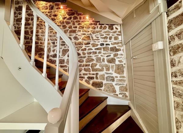 Maison en pierre avec piscine , 125 m² , Jardin sans vis-à-vis