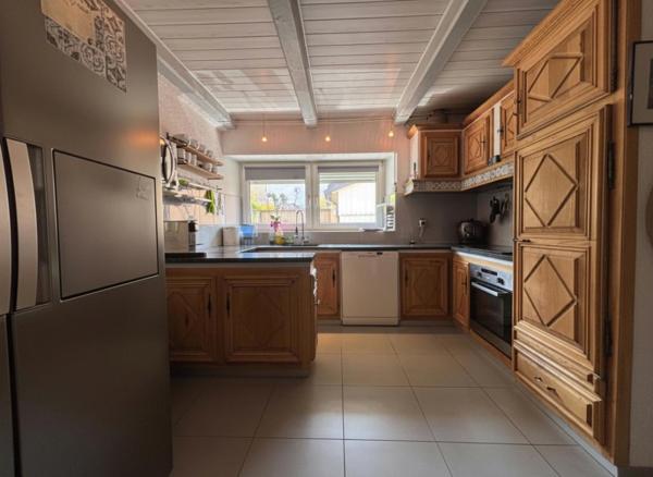 Maison en pierre avec piscine , 125 m² , Jardin sans vis-à-vis