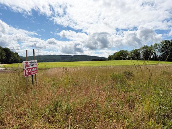 Terrain constructible sur 950 m2 viabilisé