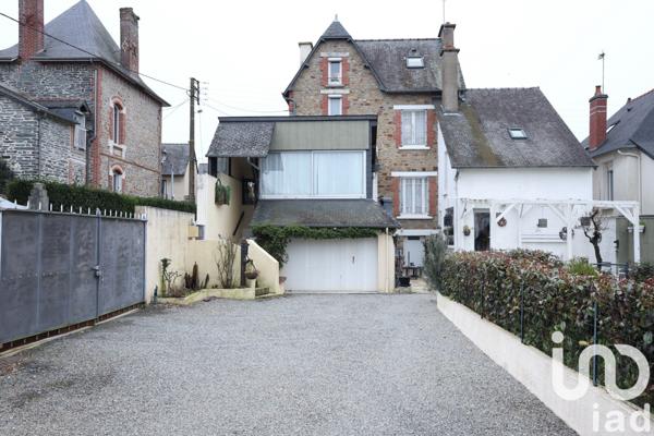Maison de ville 8 pièces de 172 m² à Janzé (35150)