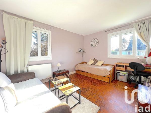 Maison traditionnelle 6 pièces de 136 m² à Lésigny (77150)