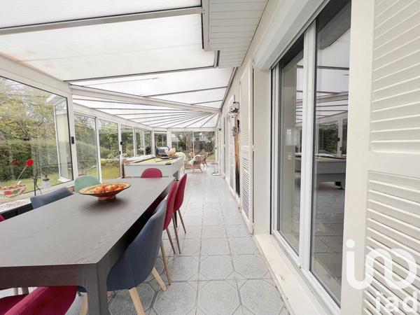 Maison traditionnelle 6 pièces de 136 m² à Lésigny (77150)