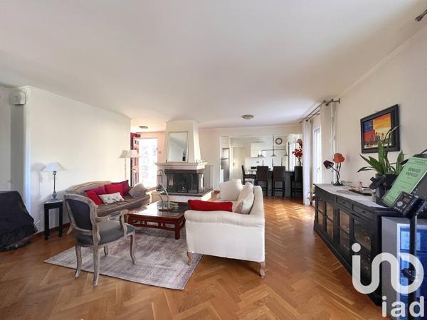 Maison traditionnelle 6 pièces de 136 m² à Lésigny (77150)