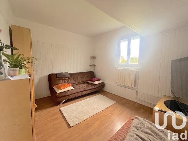 Maison traditionnelle 6 pièces de 136 m² à Lésigny (77150)