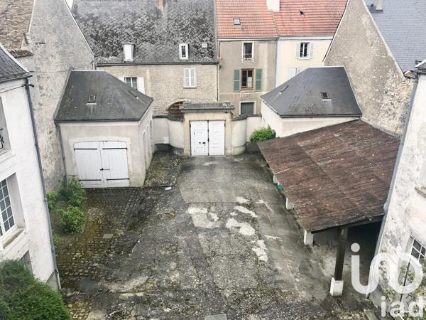 Maison 10 pièces de 350 m² à Étampes (91150)