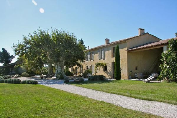L'Isle-sur-la-Sorgue (84800) PROPRIETE 425 m2