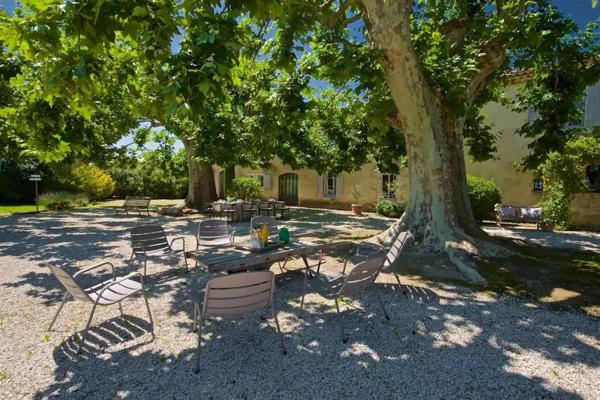 L'Isle-sur-la-Sorgue (84800) PROPRIETE 425 m2