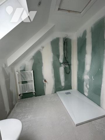 A VENDRE 56 BRECH DEMEURE EN PIERRES DANS BEL ENVIRONNEMENT - NOMBREUSES POSSIBILITES