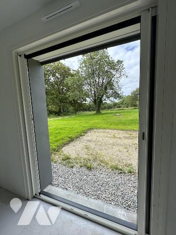 A VENDRE 56 BRECH DEMEURE EN PIERRES DANS BEL ENVIRONNEMENT - NOMBREUSES POSSIBILITES