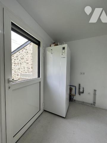 A VENDRE 56 BRECH DEMEURE EN PIERRES DANS BEL ENVIRONNEMENT - NOMBREUSES POSSIBILITES