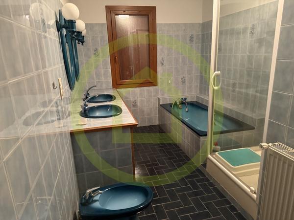 Maison à ROULLET SAINT ESTEPHE (16440)