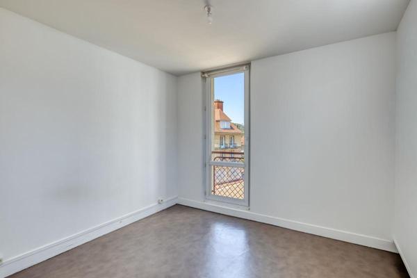 Beau Duplex, centre ville 3 pièce(s) 92.40 m2 belle luminosité et vue dégagée