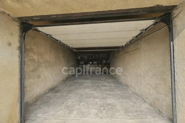 Grand garage fermé - à vendre - Mouchard (39330)