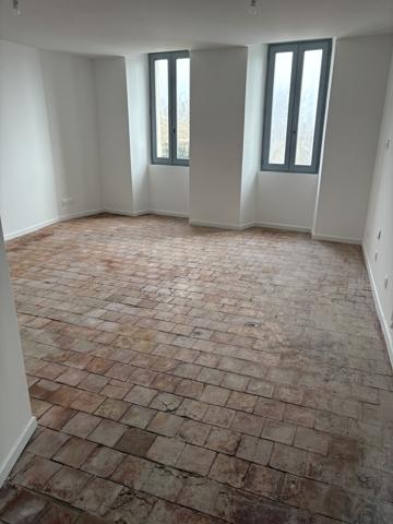 Appartement entièrement rénové à Suze la rousse Suze-la-Rousse (26790)