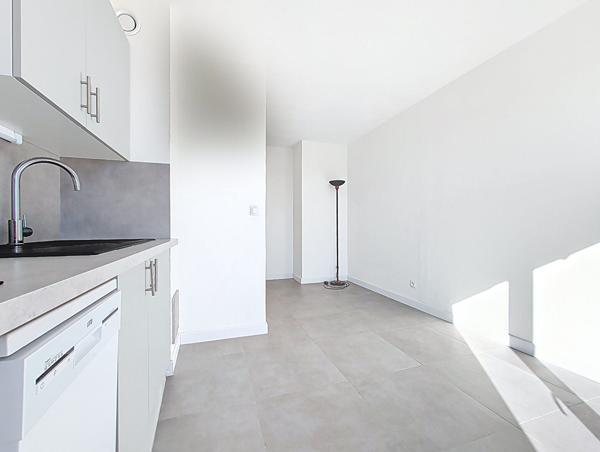 À vendre : Charmant appartement 2 pièces avec belle vue à La Londe les Maures !