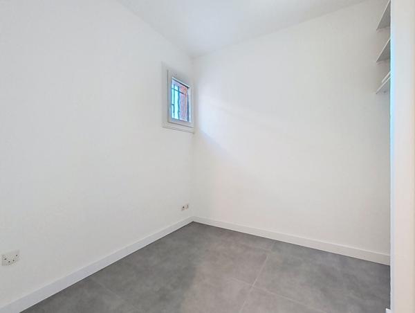 À vendre : Charmant appartement 2 pièces avec belle vue à La Londe les Maures !