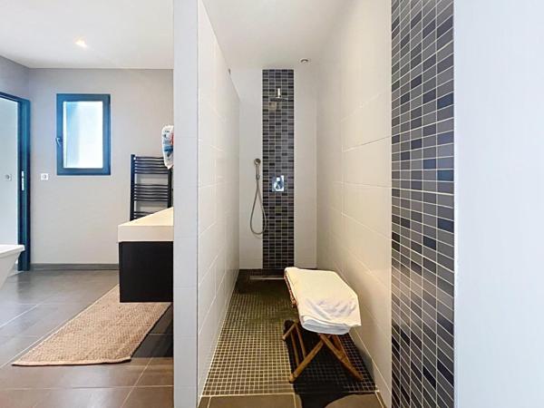 Maison d'Architecte de 185m² + piscine à Casteljaloux