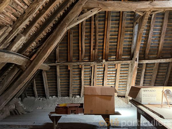 Vente
                Maison98 m² - 3 Pièces -
                    chateaumeillant (18370)