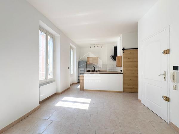 A LOUER PERTUIS 84120 PROCHE CENTRE VILLE APPARTEMENT TYPE 3 PIECES