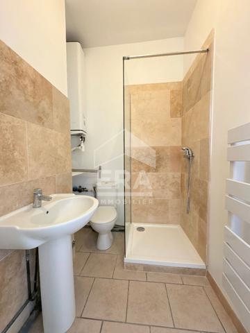 A LOUER PERTUIS 84120 PROCHE CENTRE VILLE APPARTEMENT TYPE 3 PIECES