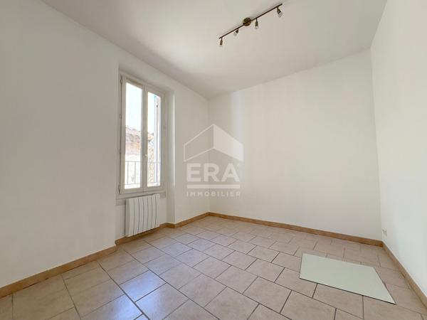 A LOUER PERTUIS 84120 PROCHE CENTRE VILLE APPARTEMENT TYPE 3 PIECES