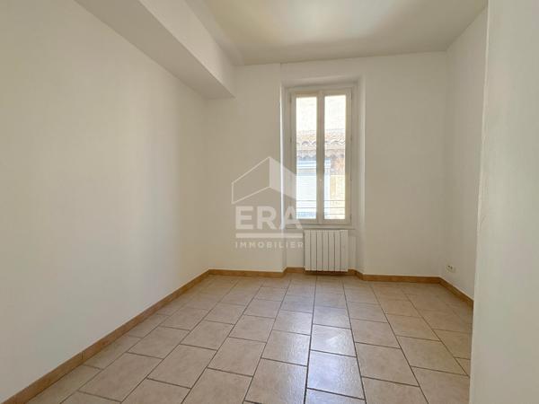 A LOUER PERTUIS 84120 PROCHE CENTRE VILLE APPARTEMENT TYPE 3 PIECES