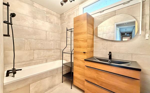 Appartement à vendre    6 pièces • 108,09 m2 Marseille 10