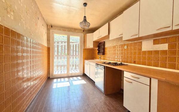 Appartement à vendre    6 pièces • 108,09 m2 Marseille 10