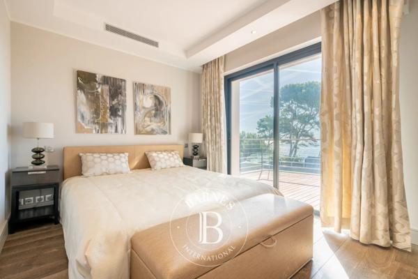 Antibes, Villa 5 Chambres -  255 m² à vendre