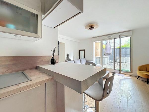 Appartement Suresnes 3 pièce(s) 65 m2