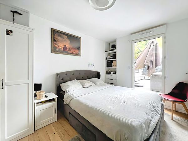 Appartement Suresnes 3 pièce(s) 65 m2