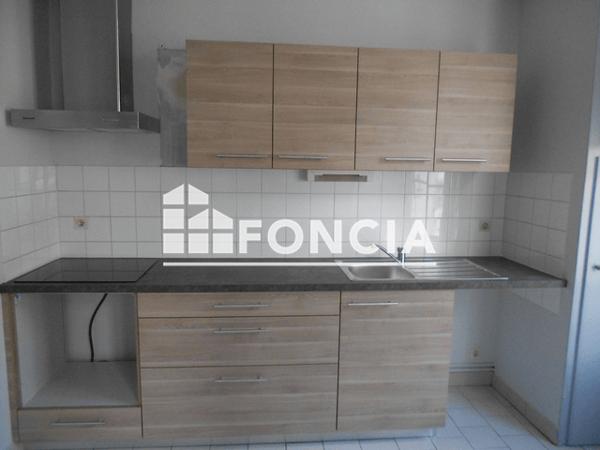 Location Appartement 2 pièces 45.46 m² - 41 RUE D'ORLEANS Saumur 49400