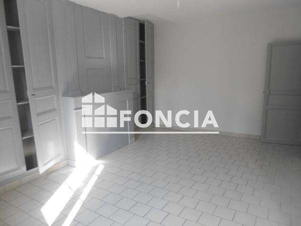 Location Appartement 2 pièces 45.46 m² - 41 RUE D'ORLEANS Saumur 49400