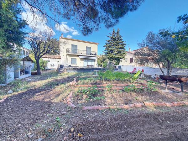 Maison Toulon de 6 pièces de 130 m² et garage