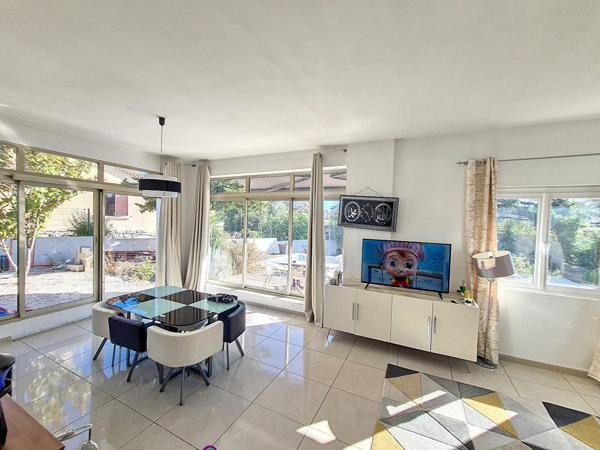 Maison Toulon de 6 pièces de 130 m² et garage