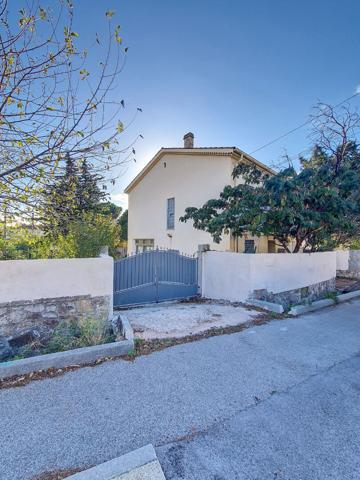 Maison Toulon de 6 pièces de 130 m² et garage