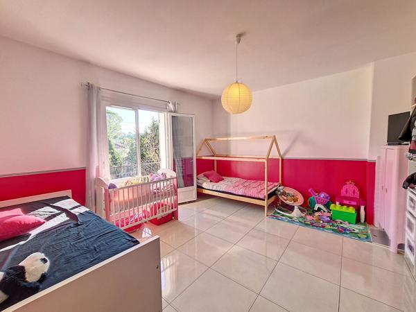 Maison Toulon de 6 pièces de 130 m² et garage